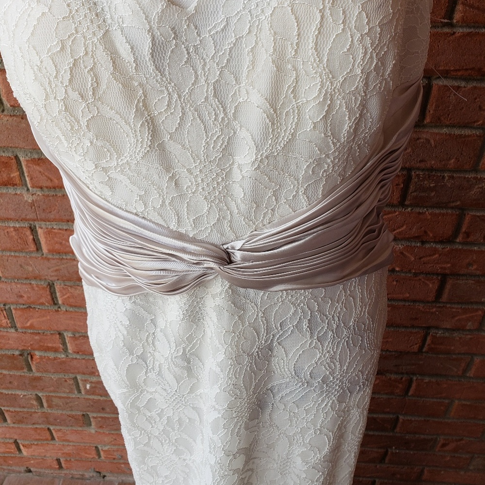 Dress - Picture 3 of 7